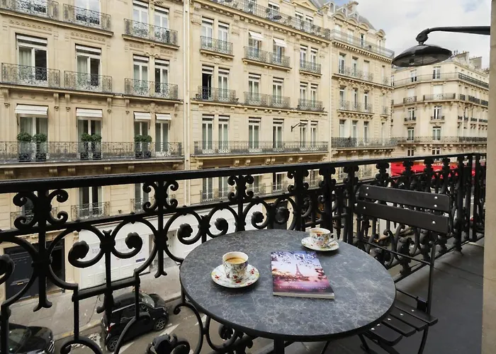 Vestay Montaigne Paris